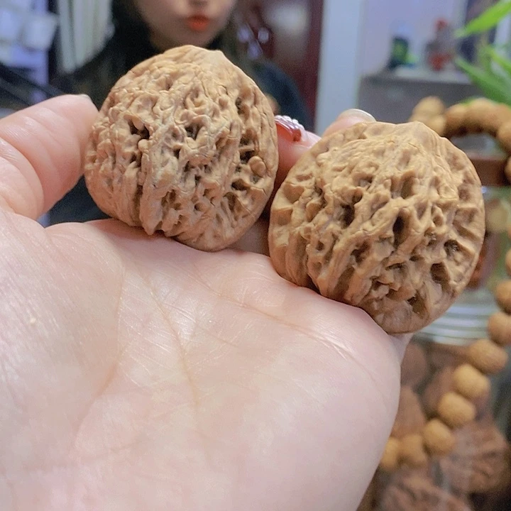 【闪购商品】文玩核桃把件42虎头油