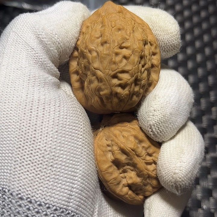 吊坠文玩核桃蟒蛇纹