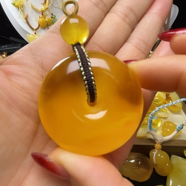 蜜蜡未镶嵌珠宝奇石