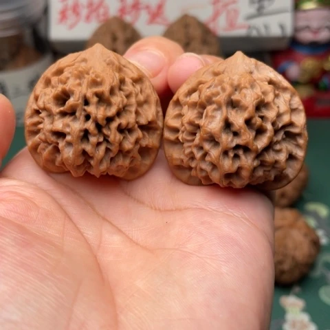 【闪购商品】把件文玩核桃36全品秦闷