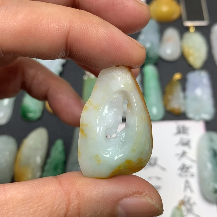 翡翠未镶嵌颈饰天然A货翡翠