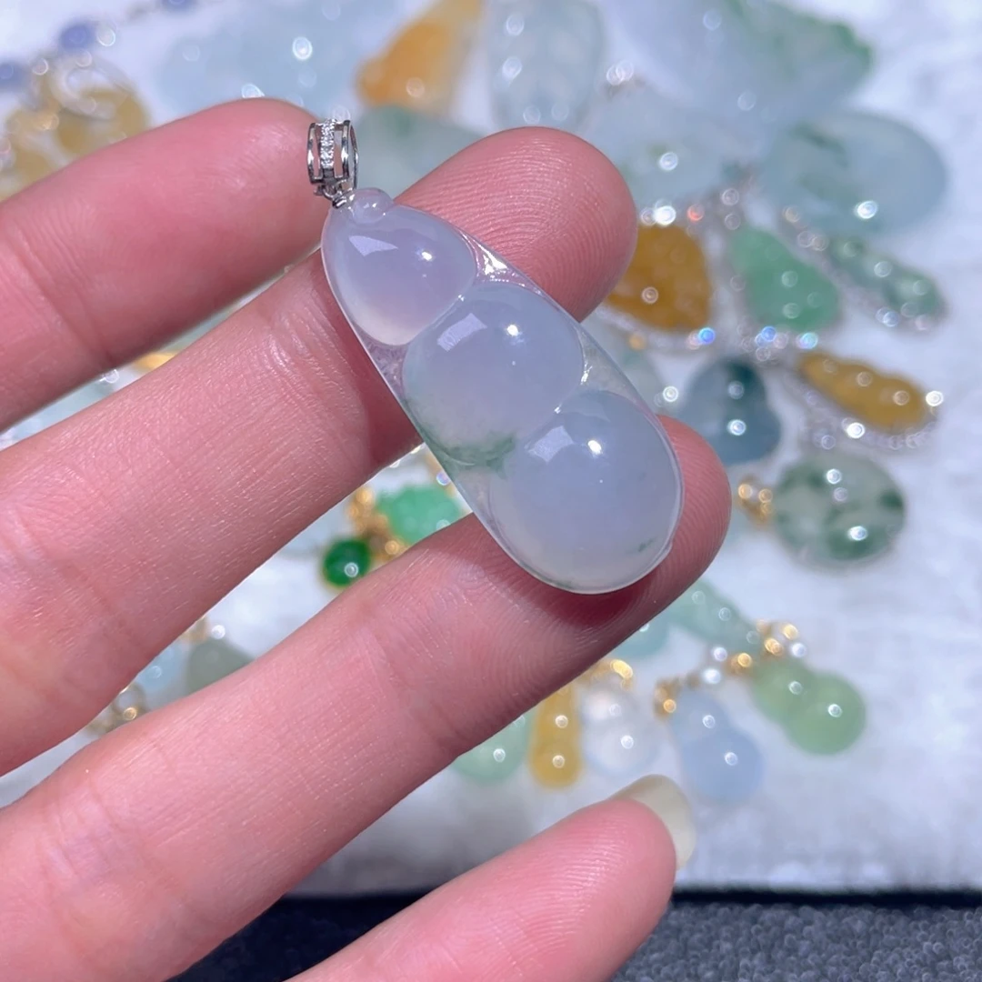 翡翠18K金镶嵌颈饰翡翠