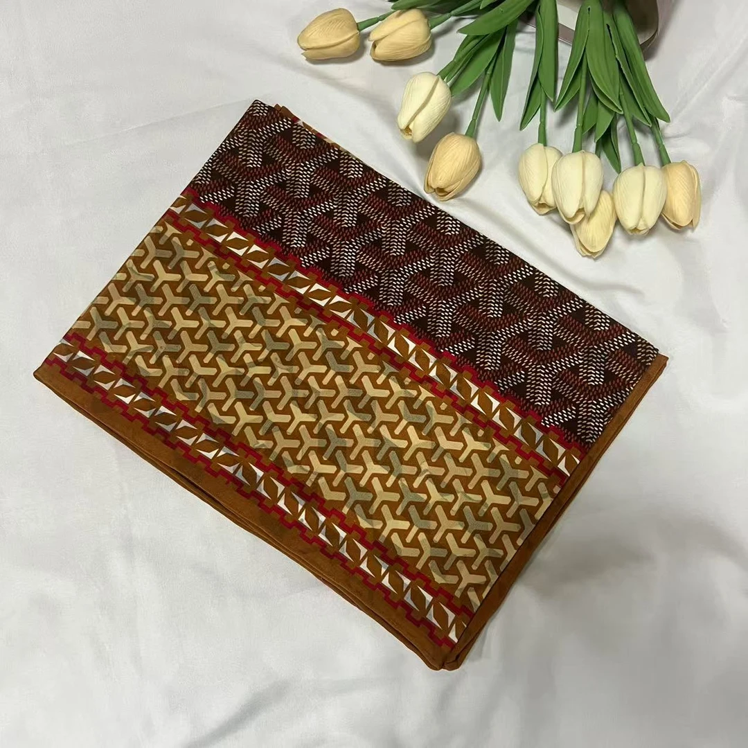 110 6d双乔方巾-迷宫小兔 双面105cm丝巾