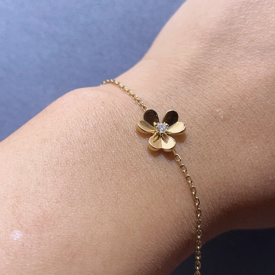 手链18K金镶嵌钻石k黄三叶草单钻手链