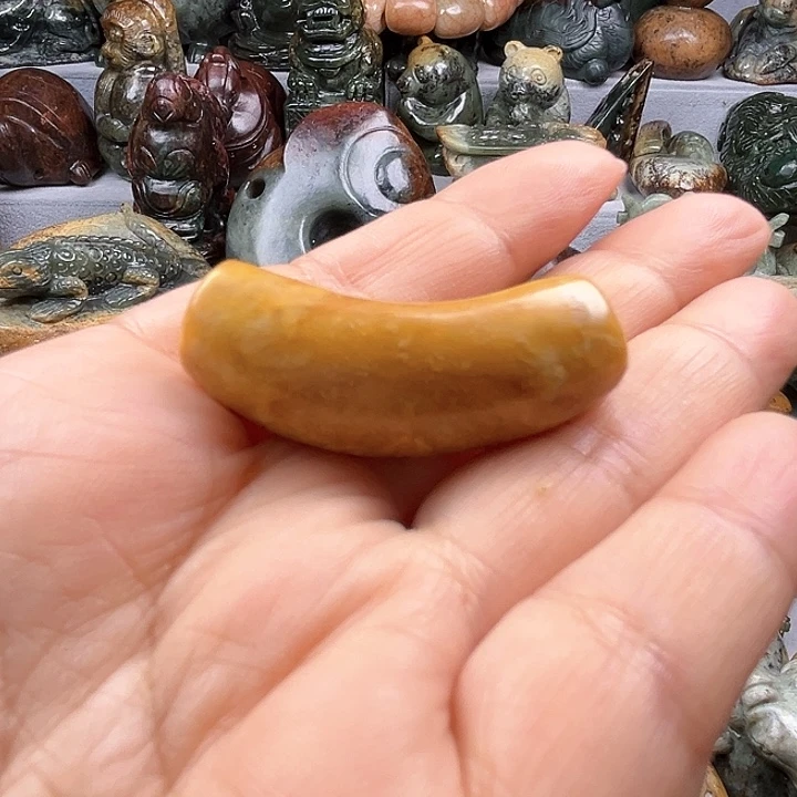 岫岩河磨玉（透闪石质玉）未镶嵌吊坠(不含链)张**度