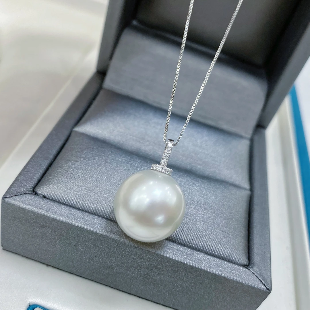 大尺寸15-16mm澳白吊坠正圆强光18k金高品质基本无暇