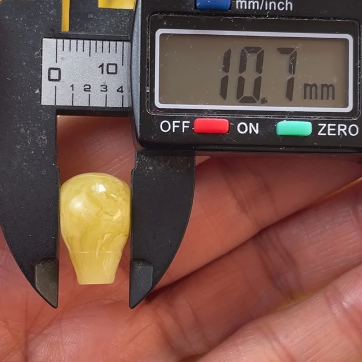 蜜蜡未镶嵌裸石3杂