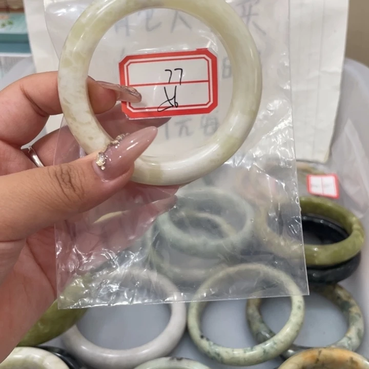 未镶嵌蛇纹石玉手镯