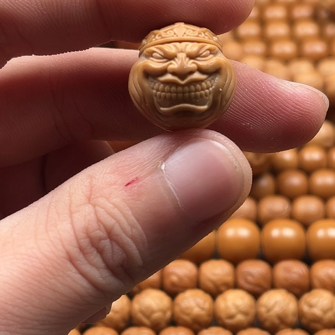 猴头核桃吊坠皇冠恶僧