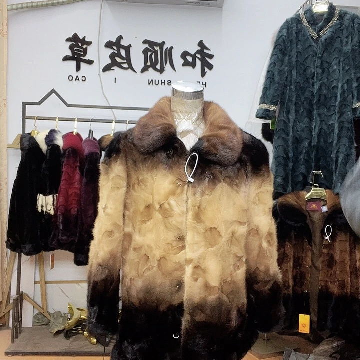 商场断码拼貂衣服