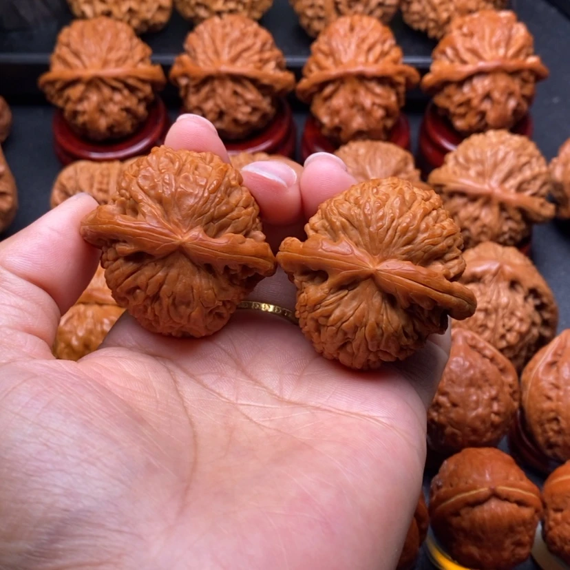 【闪购商品】文玩核桃把件41白狮子