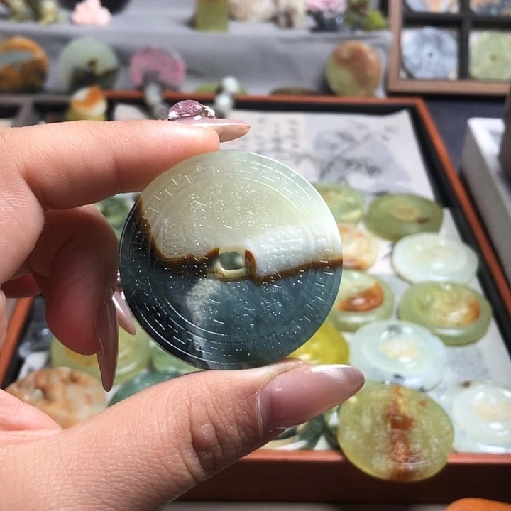 蛇纹石玉未镶嵌岫玉吊坠