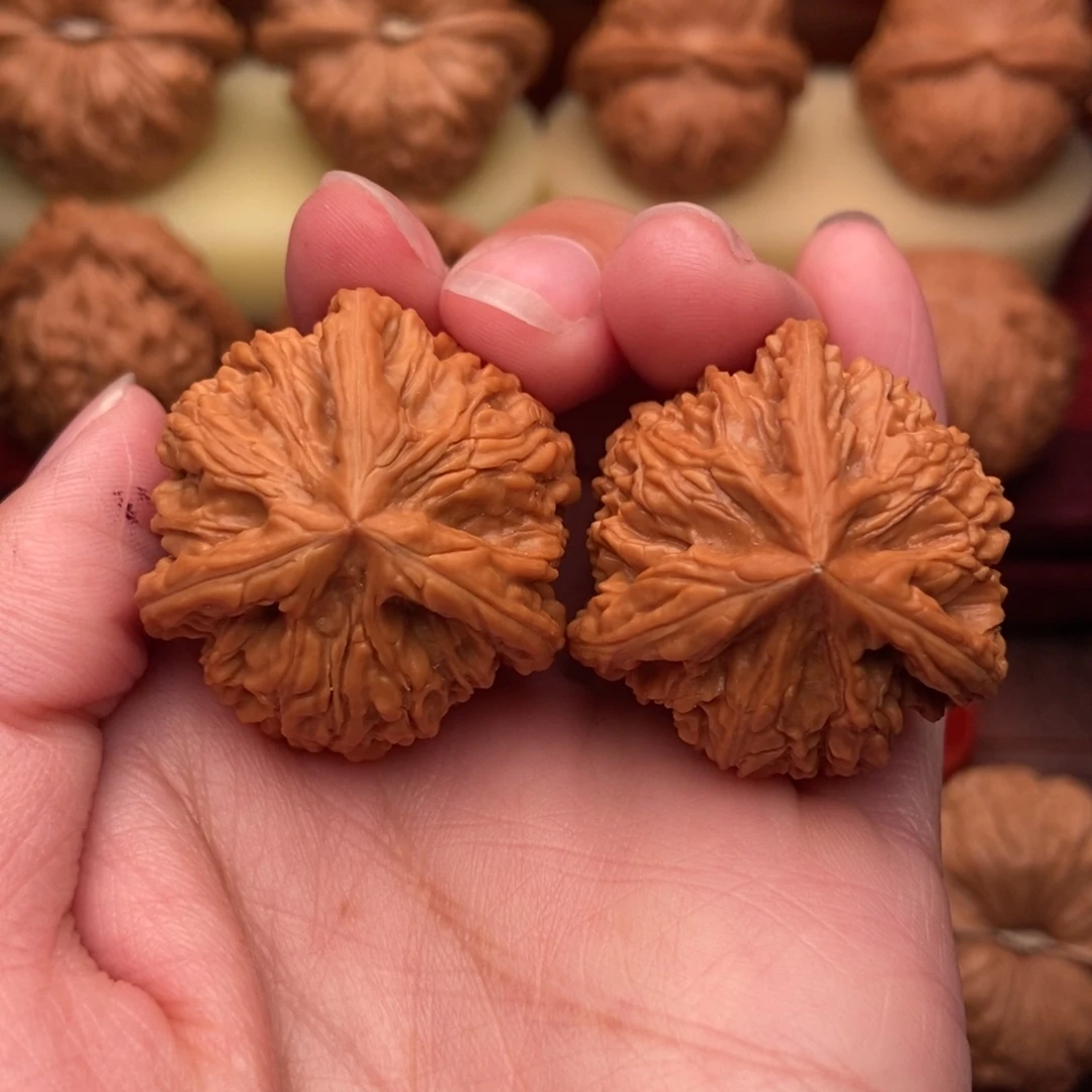 文玩核桃把件梅赛德斯奔驰33