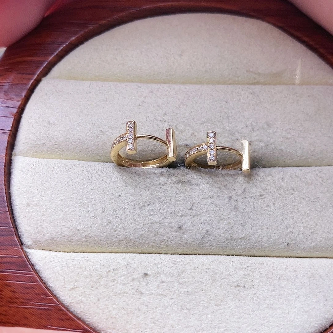 钻石耳饰18K金镶嵌双t半钻耳扣k黄