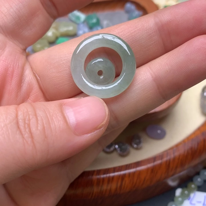 翡翠颈饰未镶嵌翡翠子母扣