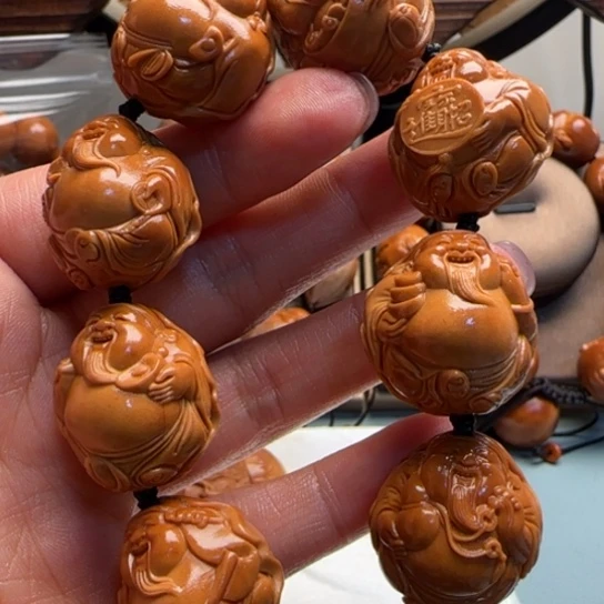 橄榄核手串?****?雕刻工艺