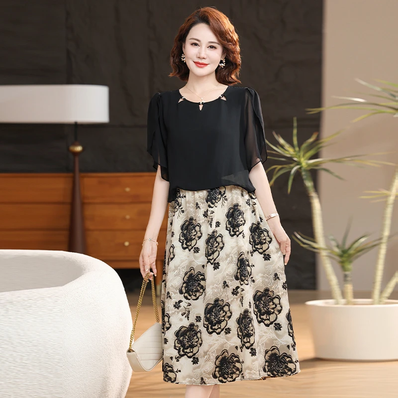 夏季新款中老年妈妈装假两件连衣裙洋气舒适显瘦碎花拼接中长裙子