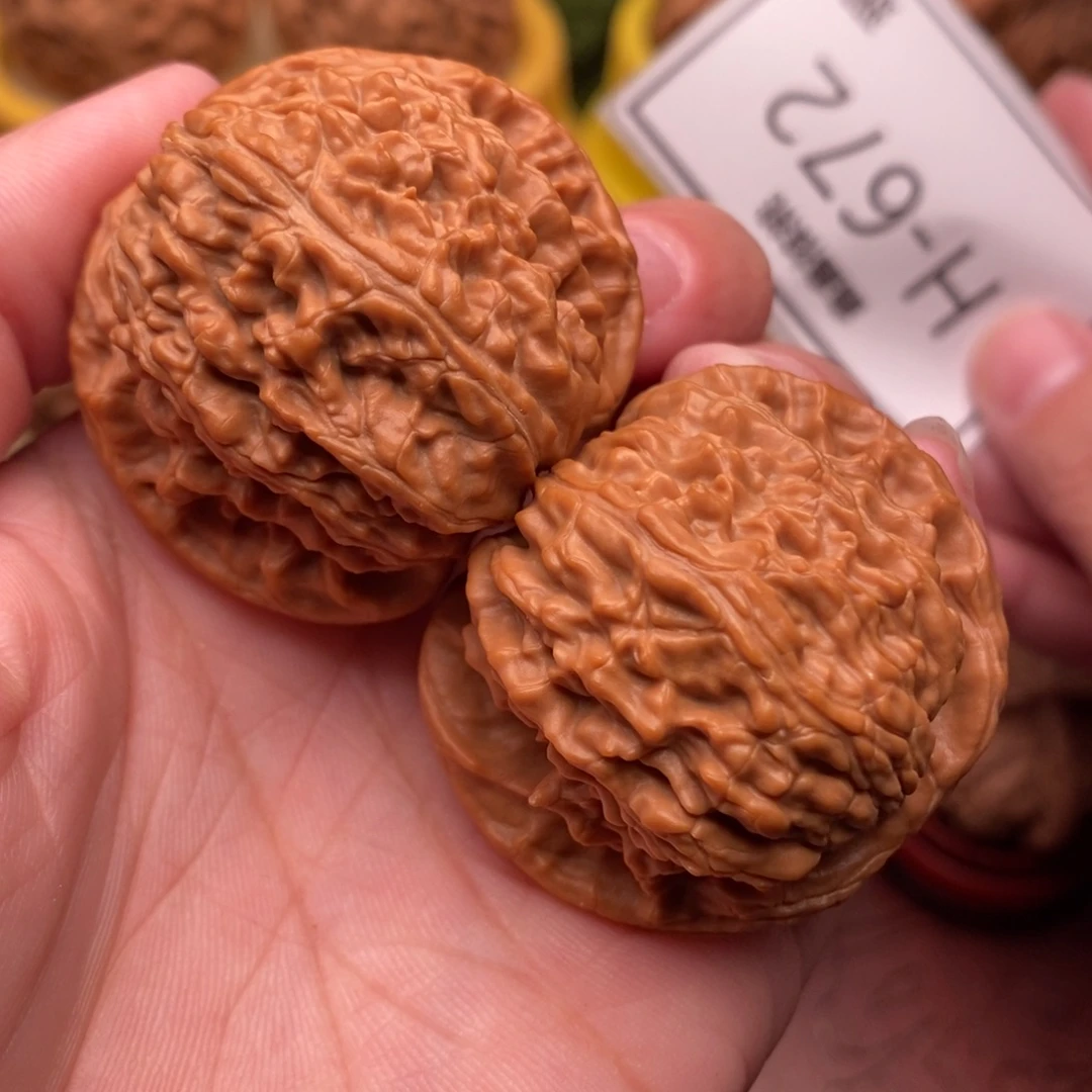 桃核把件闷白40….