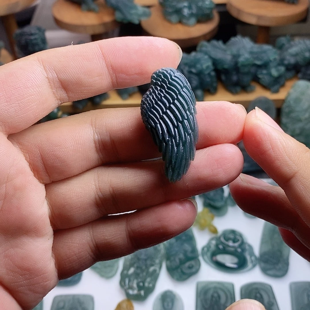 定制翡翠未镶嵌翅膀