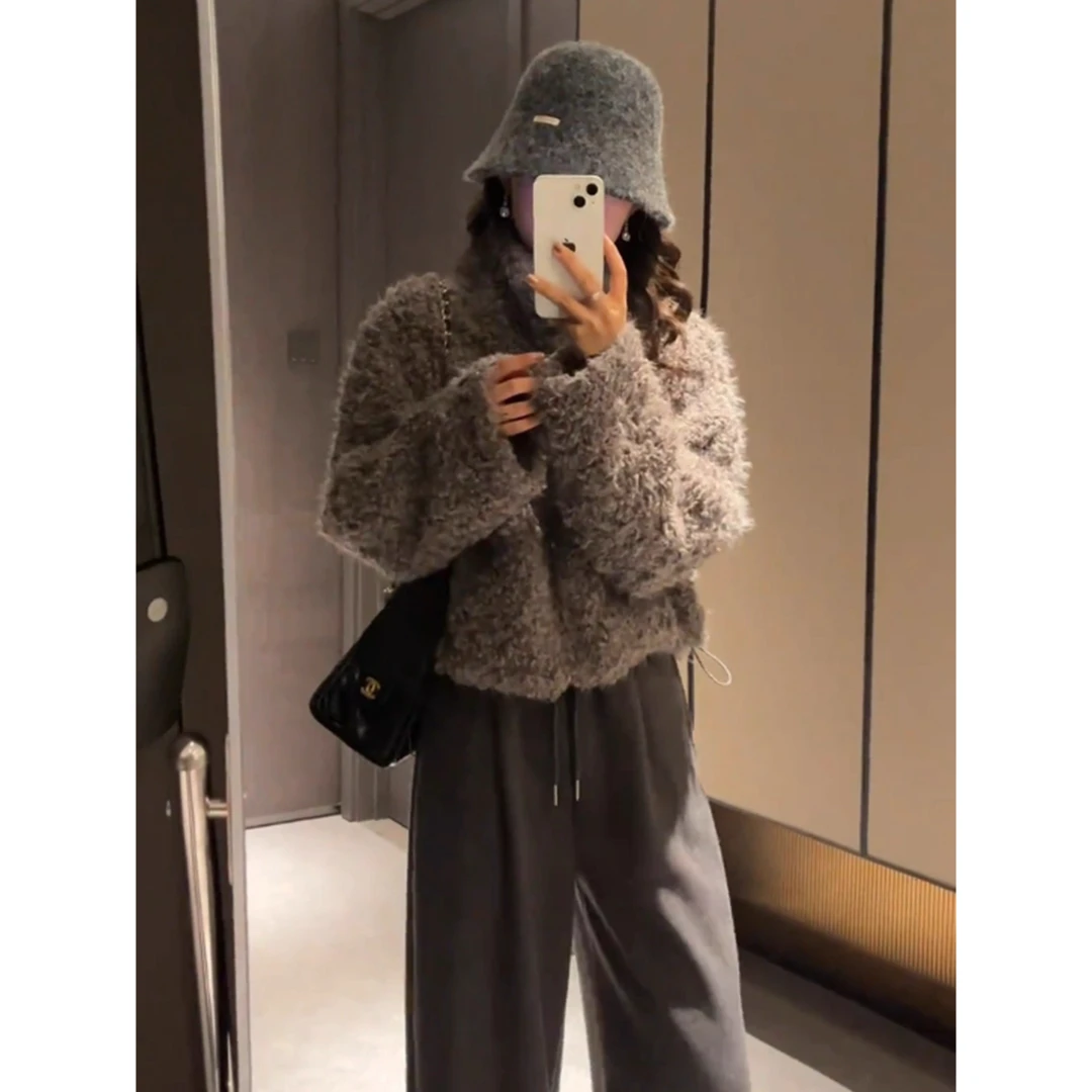 极简羊羔毛外套女2025冬季新款宽松显瘦百搭皮毛一体短款外套新