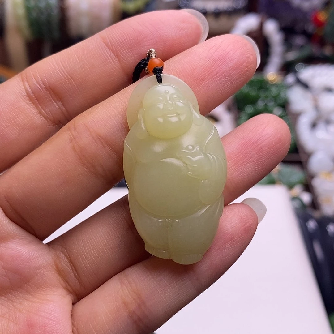 颈饰未镶嵌和田玉清货价新疆黄口逍遥佛