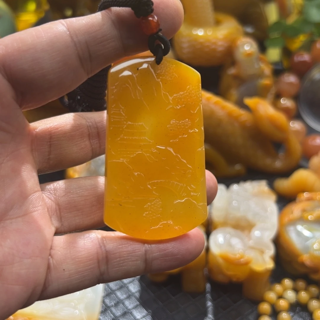 石英质玉未镶嵌颈饰
