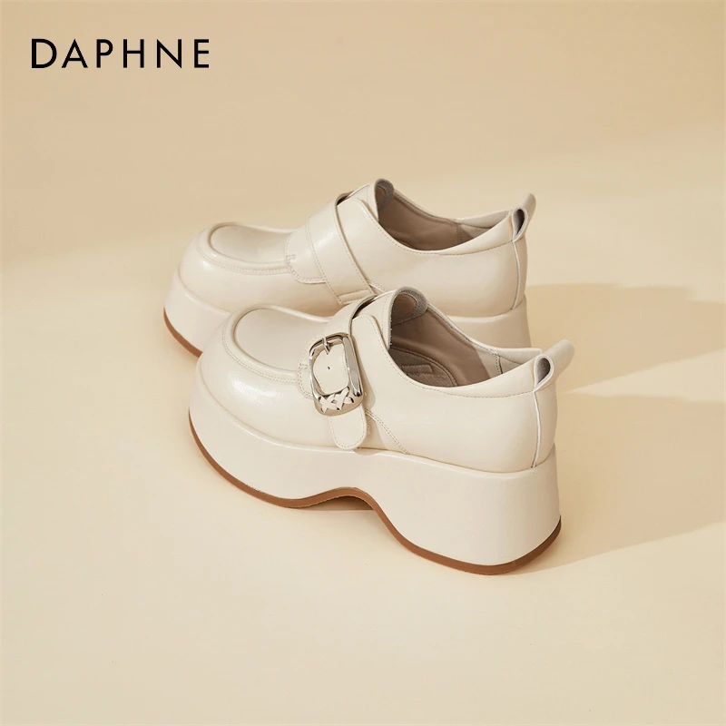 达芙妮英伦风松糕底小皮鞋女2026爆款百搭复古乐福鞋冬季加绒单鞋