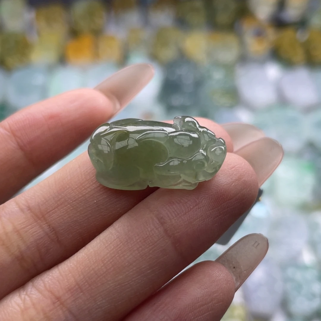 颈饰未镶嵌翡翠貔貅