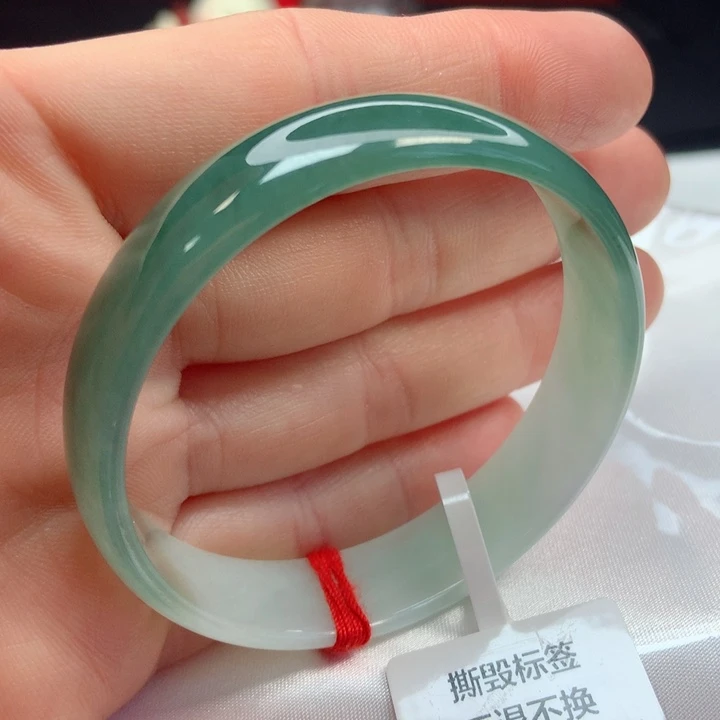 翡翠手镯未镶嵌51圈