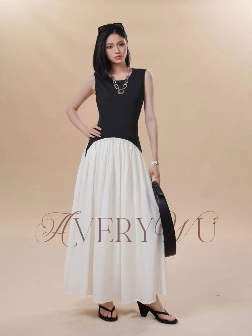 老吴的衣橱【腰腹克星】气质撞色拼接连衣裙设计感无袖显瘦长裙Q568