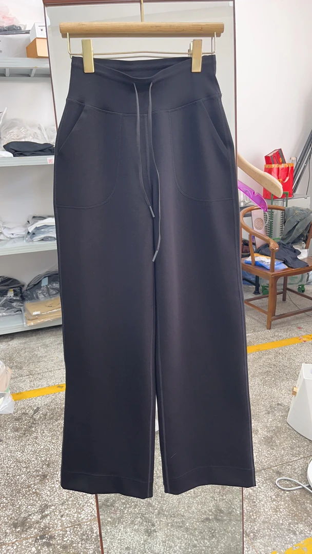 南油猴哥服饰小露直筒裤子黑色