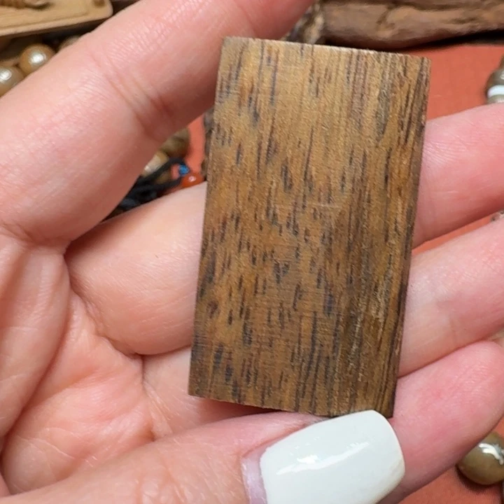 大叶紫檀（黑酸枝木类）