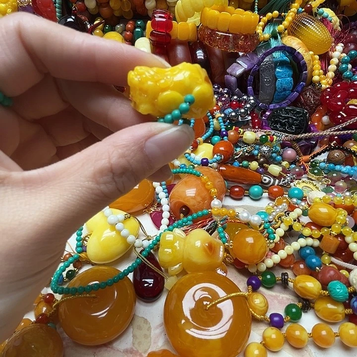 树脂制品1121x黄貔貅戒指