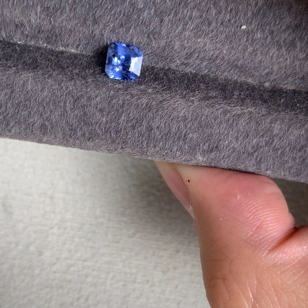 蓝宝石裸石1.03 无烧 矢车菊