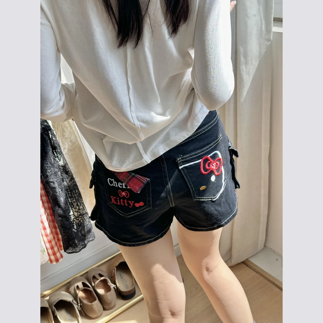美式hellokitty刺绣辣妹牛仔短裤女夏季格纹拼接设计感包臀热裤子