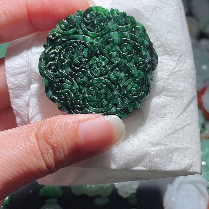 颈饰未镶嵌翡翠天
