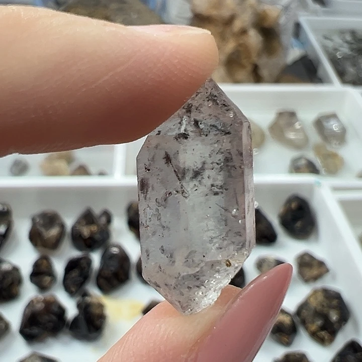 仿水晶只买单纯的吊坠，没带链子，属的性质。L20散墨