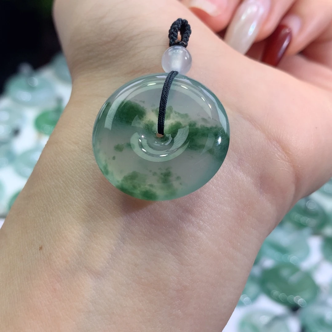 颈饰未镶嵌翡翠平安扣