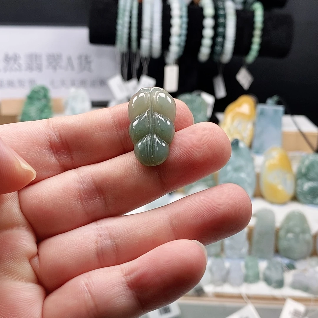 翡翠未镶嵌吊坠(不含链)95叶子