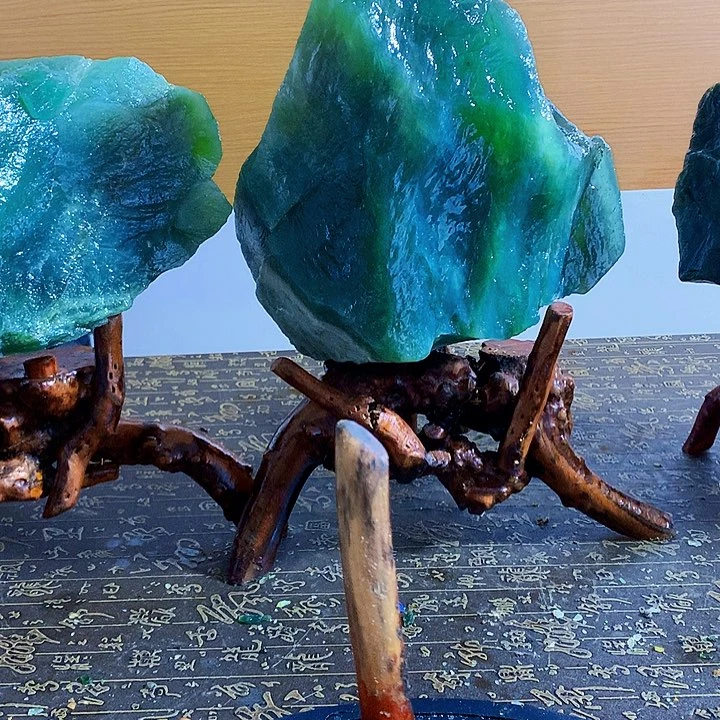 未镶嵌蛇纹石玉珠宝奇石