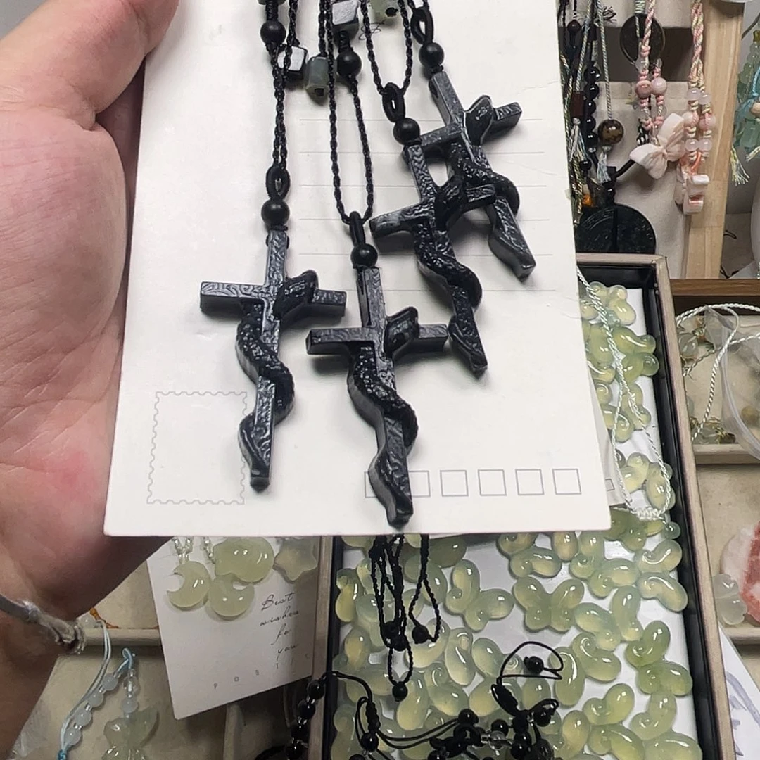 蛇纹石玉合金颈饰