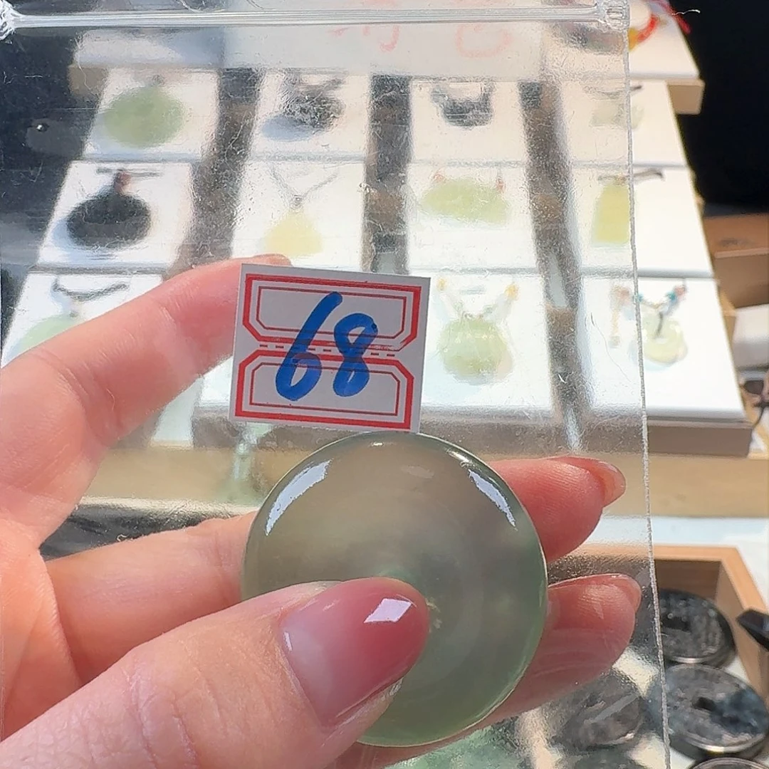 蛇纹石玉颈饰合金精美礼品