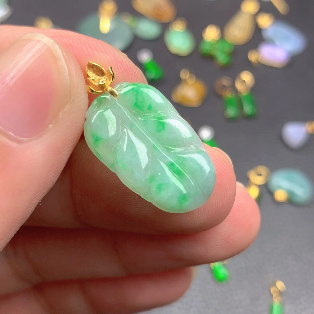 【闪购商品】颈饰18K金镶嵌翡翠翡翠