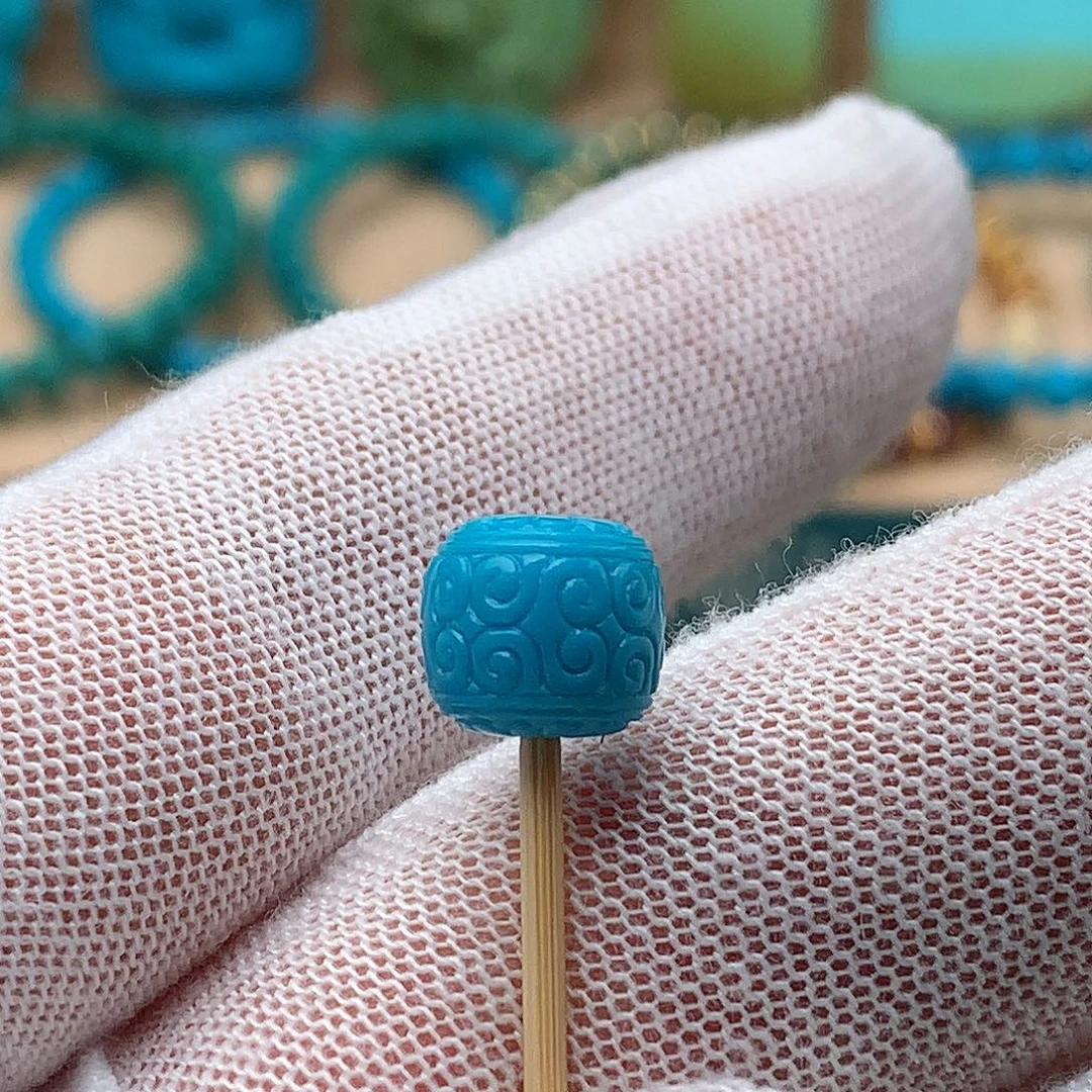 绿松石未镶嵌颈饰