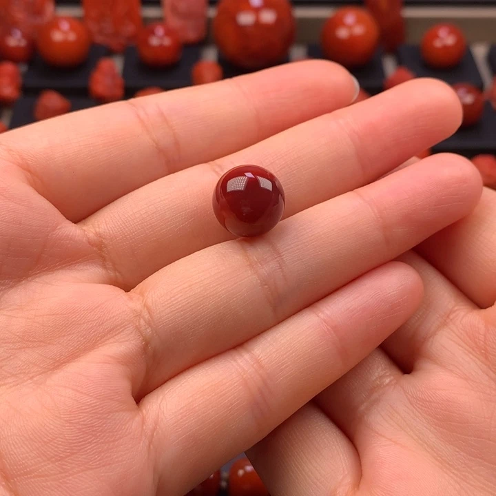 南红玛瑙未镶嵌牛血红圆珠单珠12.3MM