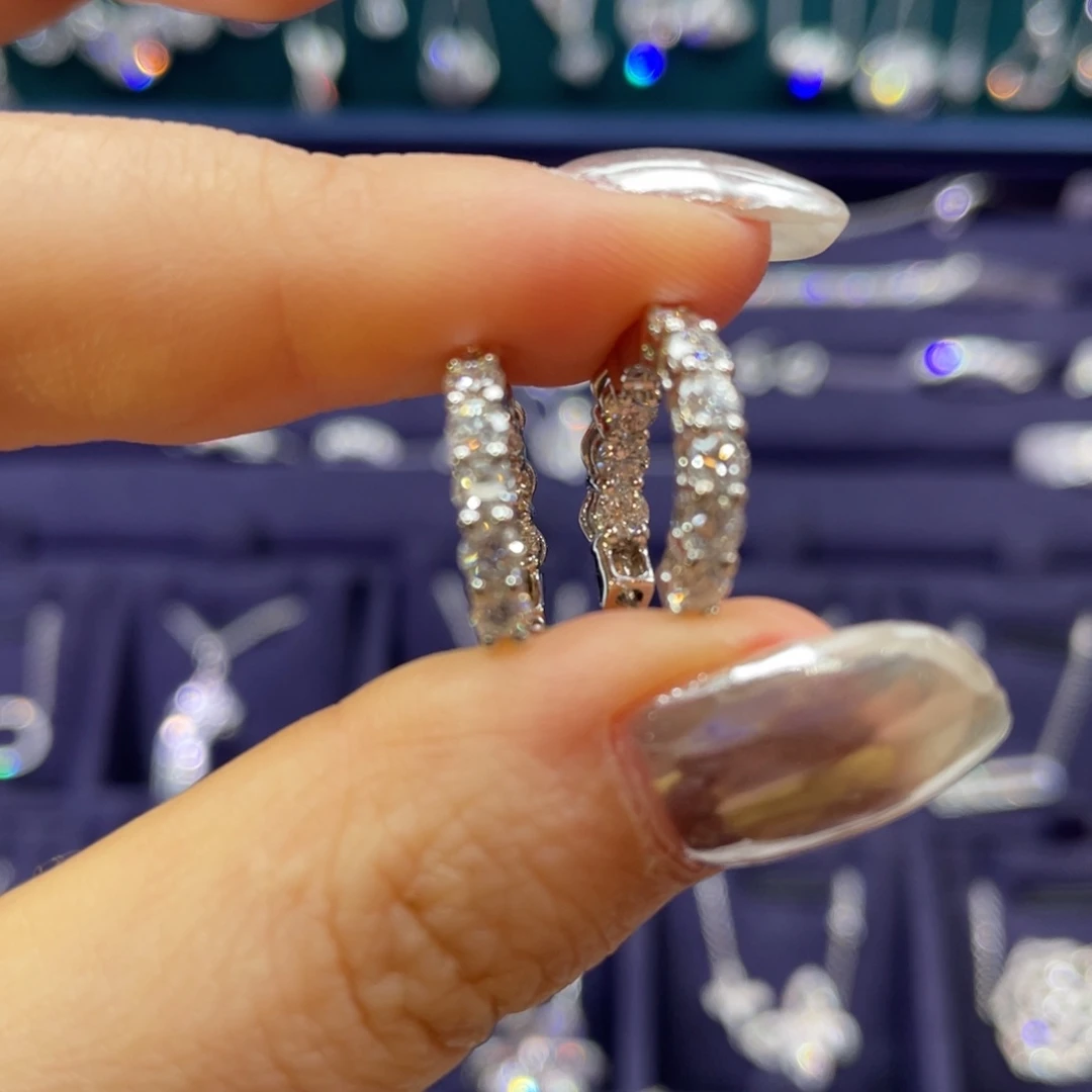 耳饰铂Pt950镶嵌合成钻石