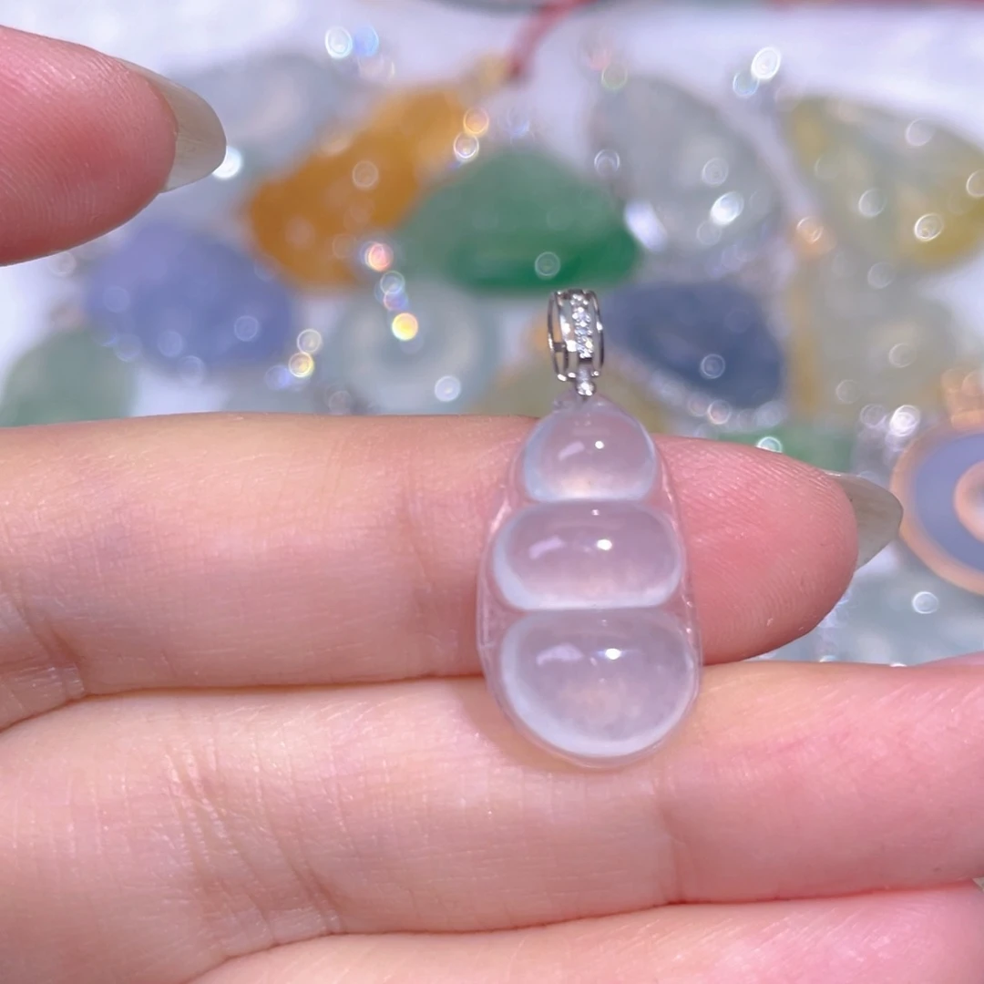 颈饰18K金镶嵌翡翠翡翠