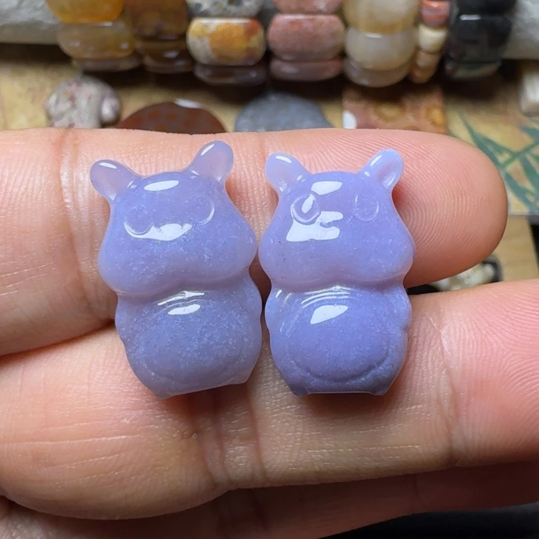 石英质玉一对紫冰牛魔王未镶嵌