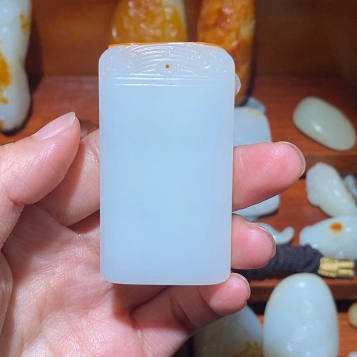 名***要和田玉未镶嵌颈饰