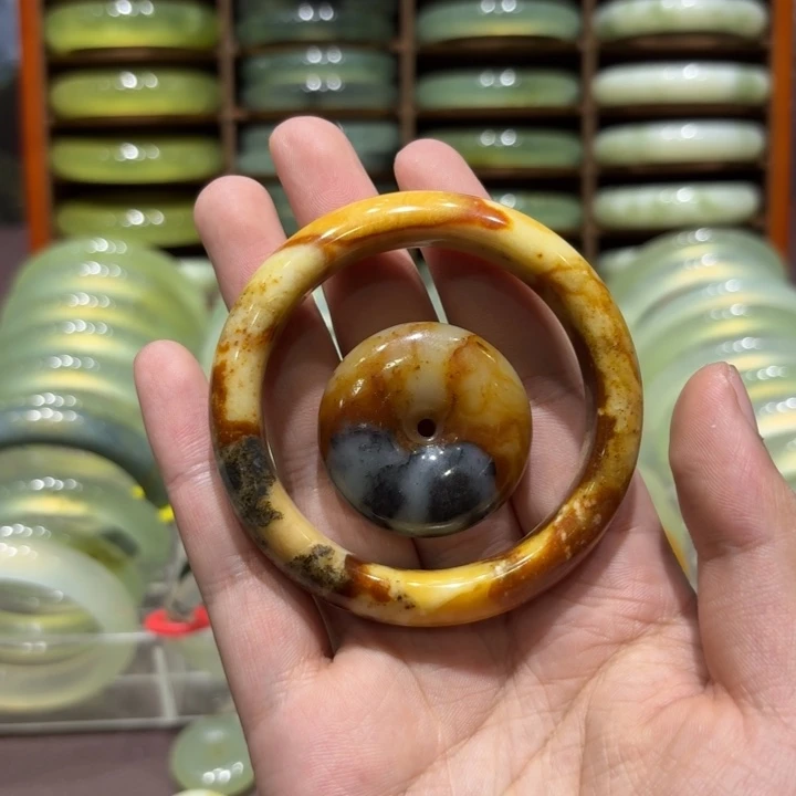 未镶嵌岫玉手镯天然